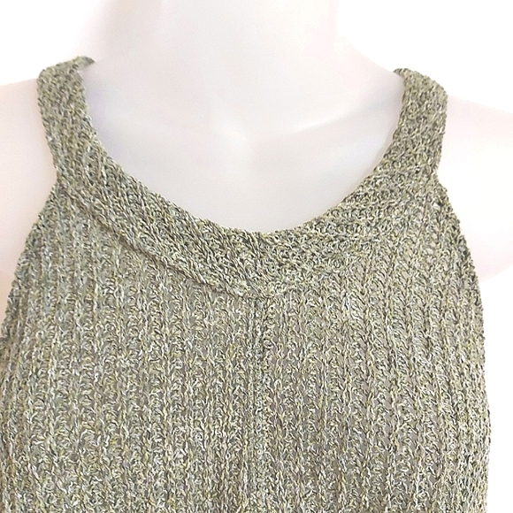 3 for $25- Sadie & Sage Moss Green Top, Size Small - Picture 2 of 12